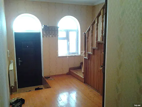 Satılır 8 otaqlı həyət evi 296 m²
