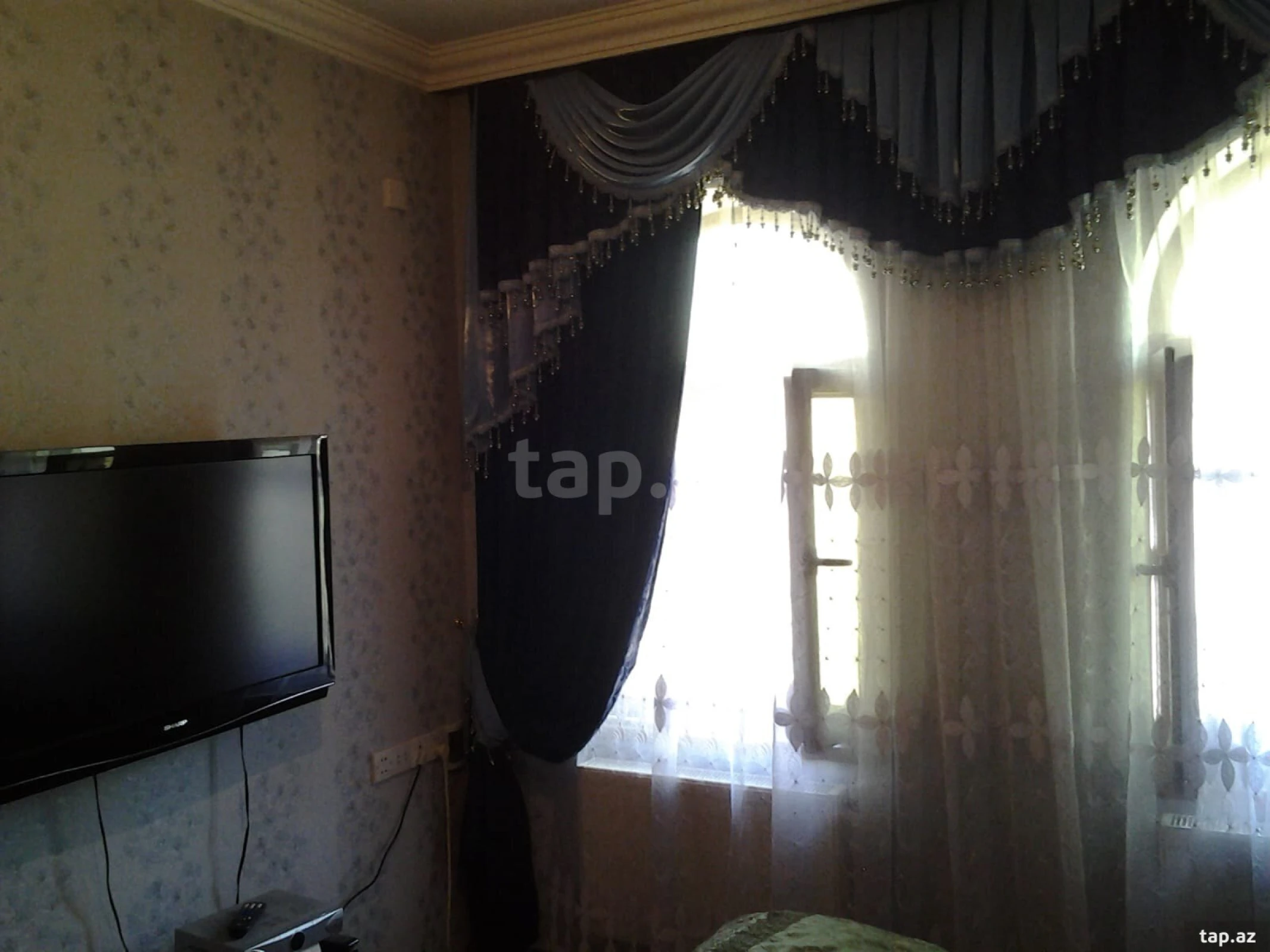 Satılır 8 otaqlı həyət evi 296 m²