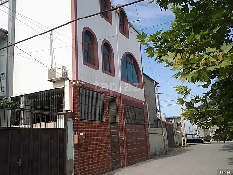 Satılır 8 otaqlı həyət evi 296 m²
