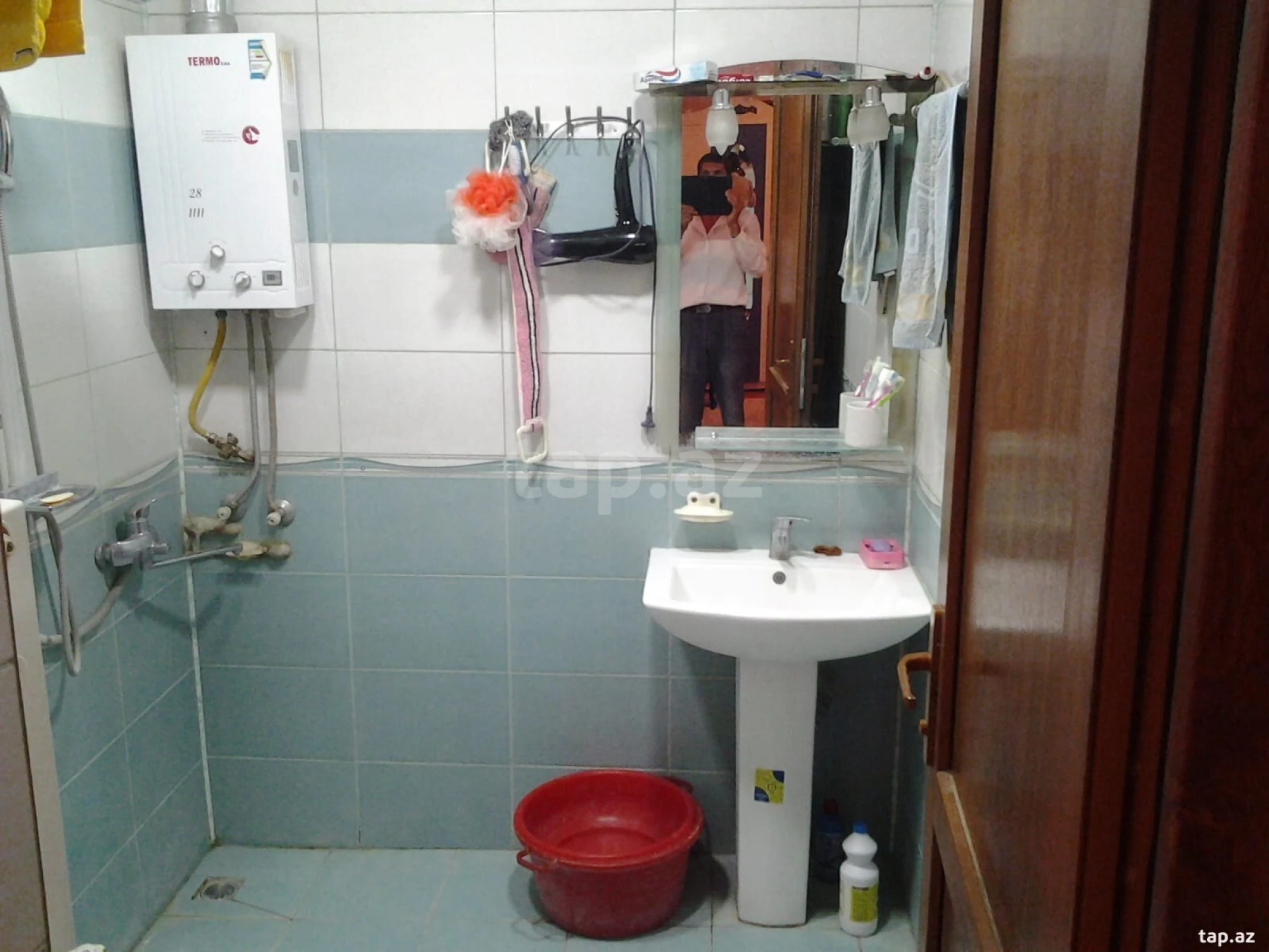 Satılır 8 otaqlı həyət evi 296 m²