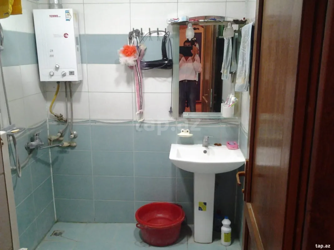 Satılır 8 otaqlı həyət evi 296 m²