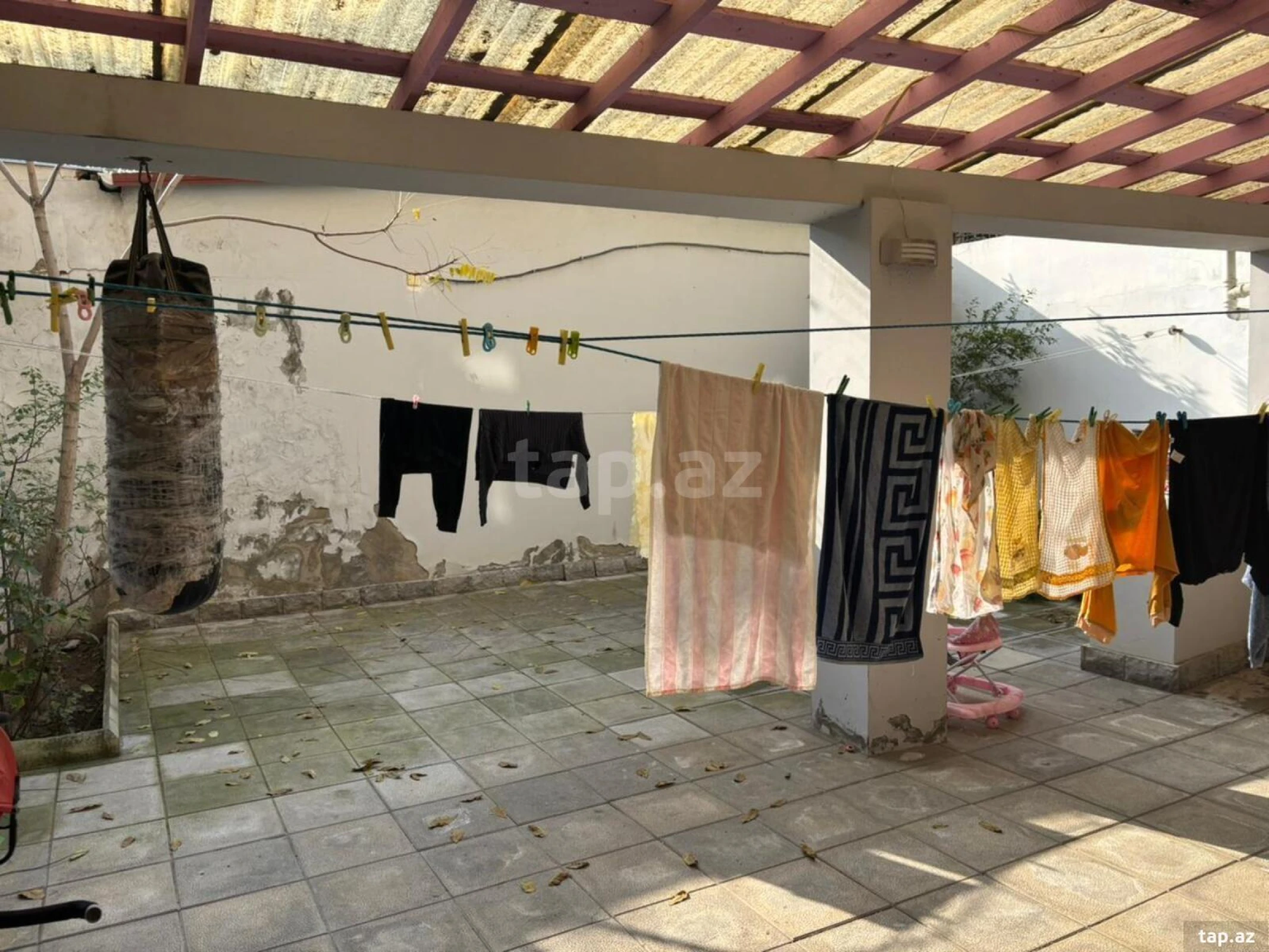 Satılır 4 otaqlı mənzil 65 m²