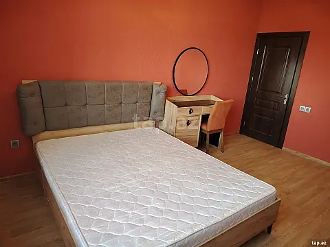 Kirayə verilir 2 otaqlı yeni tikili 70 m²