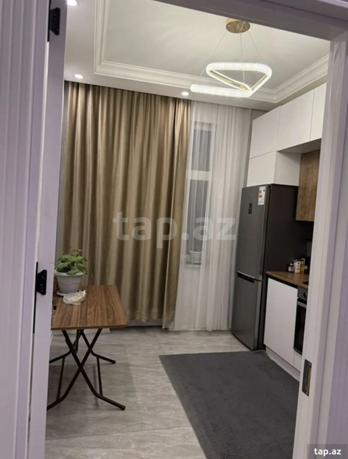 Kirayə verilir 2 otaqlı yeni tikili 68 m²