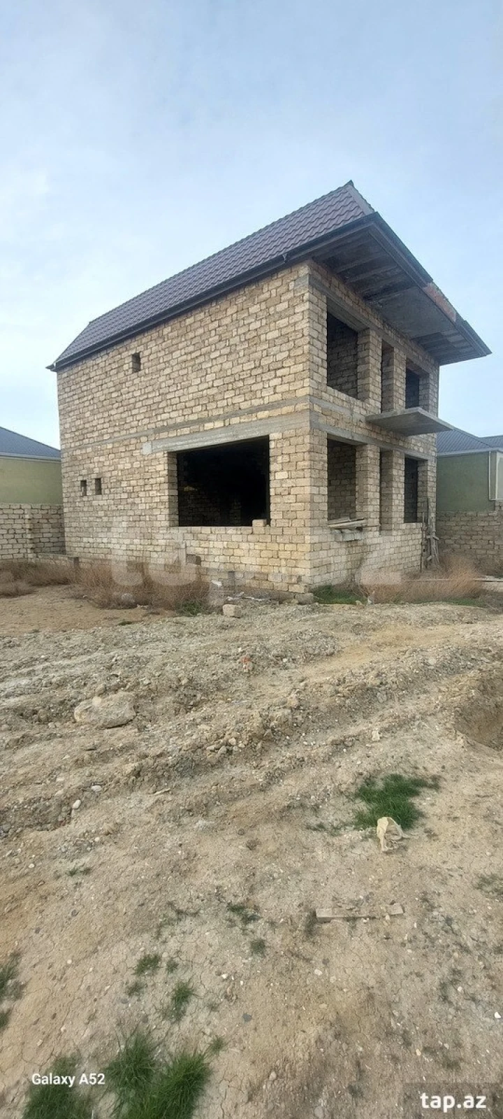 Satılır 6 otaqlı həyət evi 300 m²