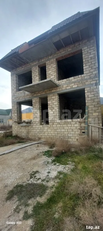 Satılır 6 otaqlı həyət evi 300 m²