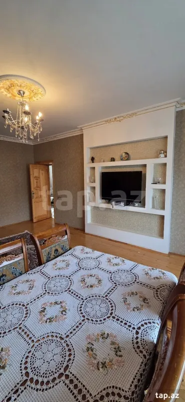 Satılır 5 otaqlı həyət evi 260 m²