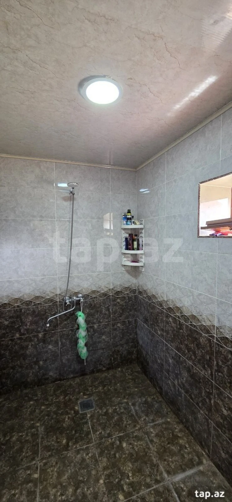 Satılır 5 otaqlı həyət evi 260 m²