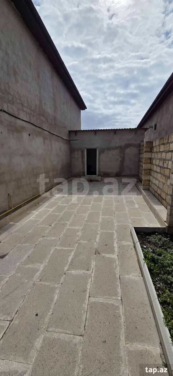 Satılır 5 otaqlı həyət evi 260 m²