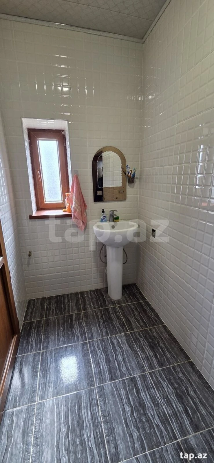 Satılır 5 otaqlı həyət evi 260 m²