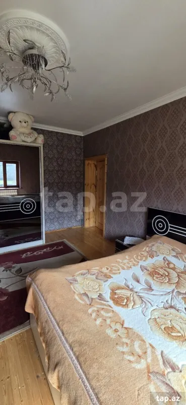 Satılır 5 otaqlı həyət evi 260 m²