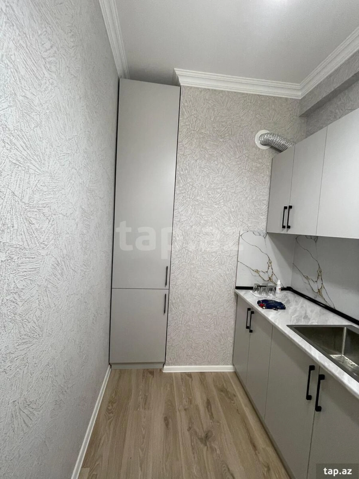 Kirayə verilir 2 otaqlı yeni tikili 75 m²