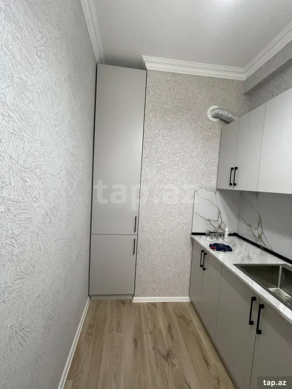 Kirayə verilir 2 otaqlı yeni tikili 75 m²