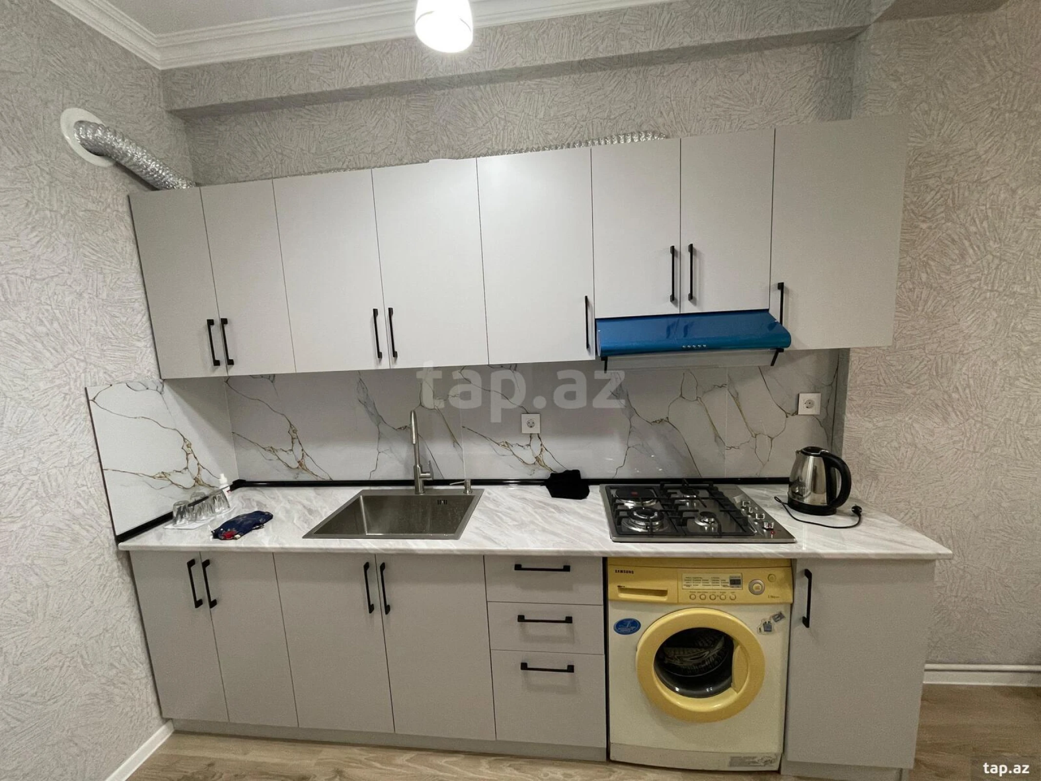 Kirayə verilir 2 otaqlı yeni tikili 75 m²