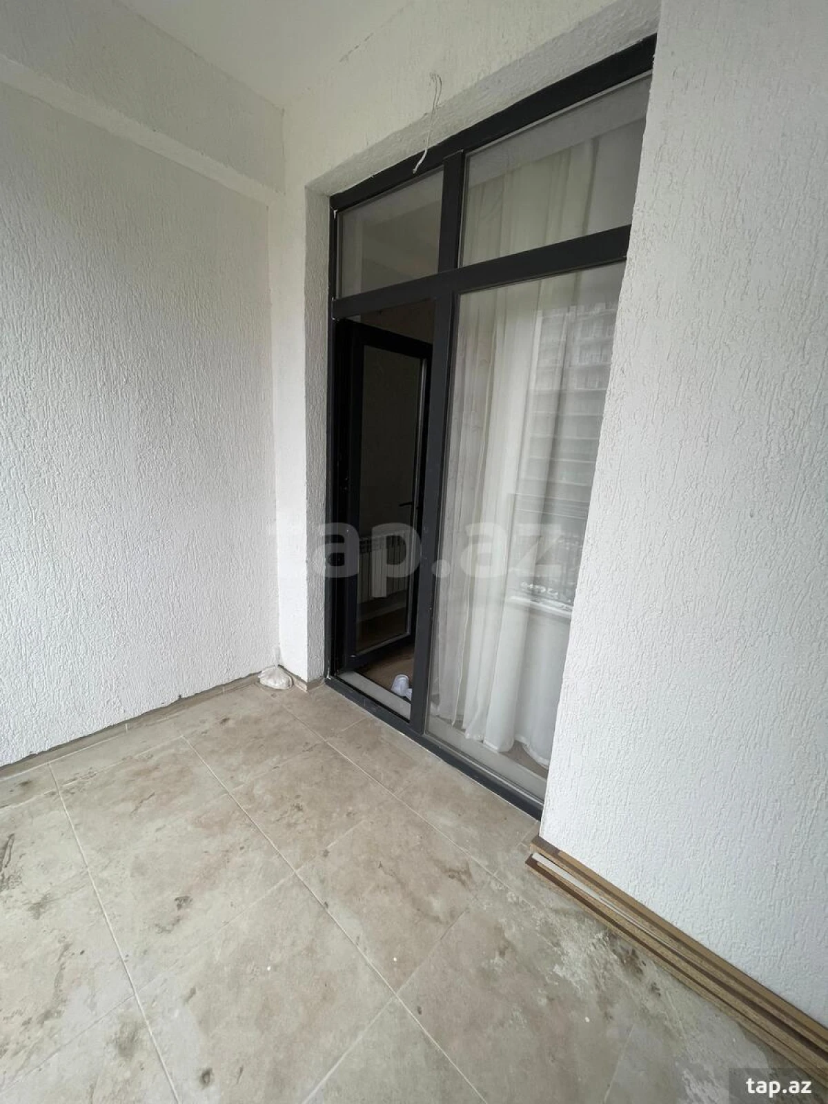 Kirayə verilir 2 otaqlı yeni tikili 75 m²