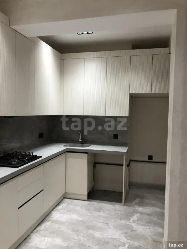 Kirayə verilir 2 otaqlı yeni tikili 80 m²