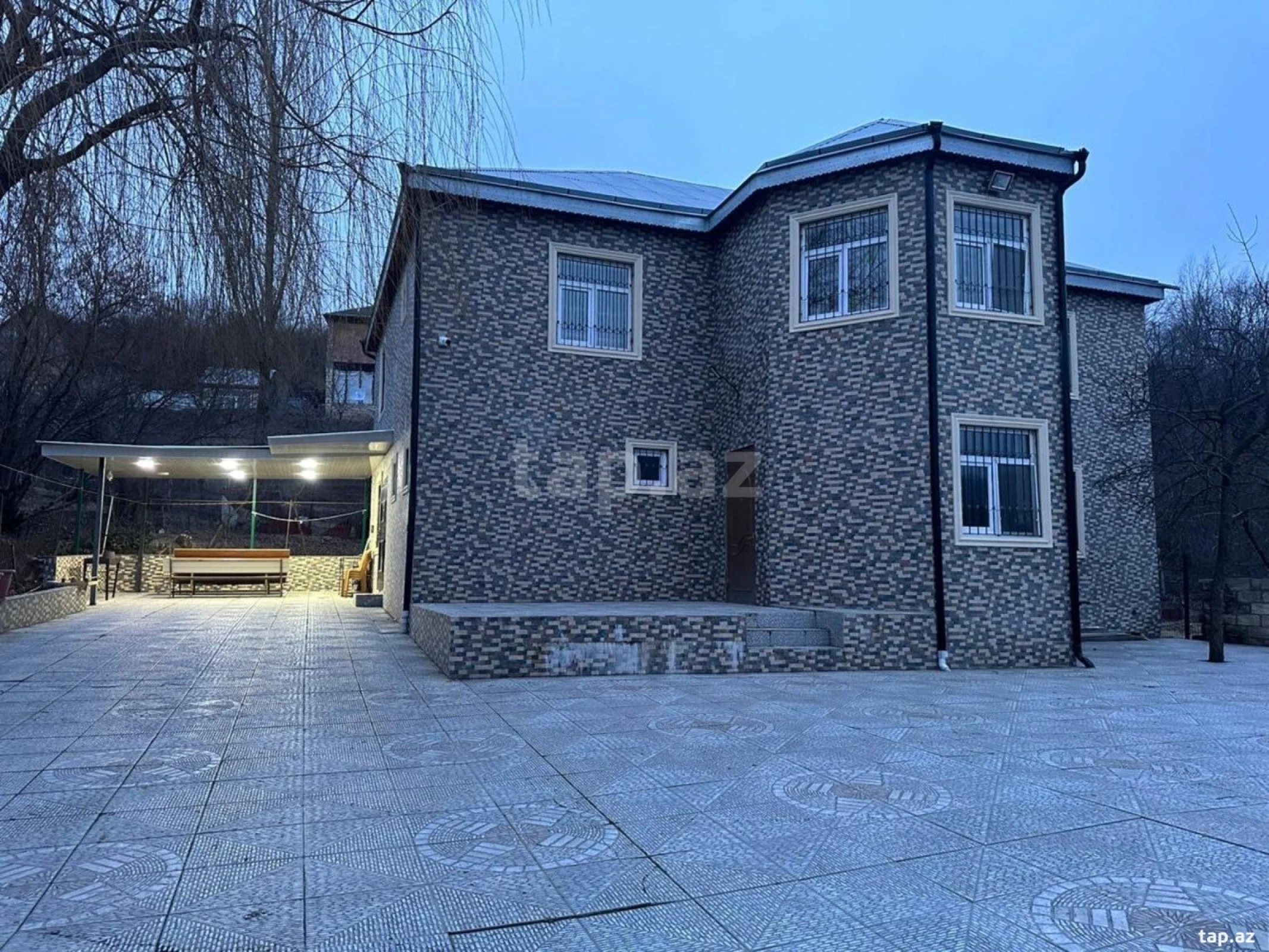 Kirayə verilir 8 otaqlı həyət evi 300 m²