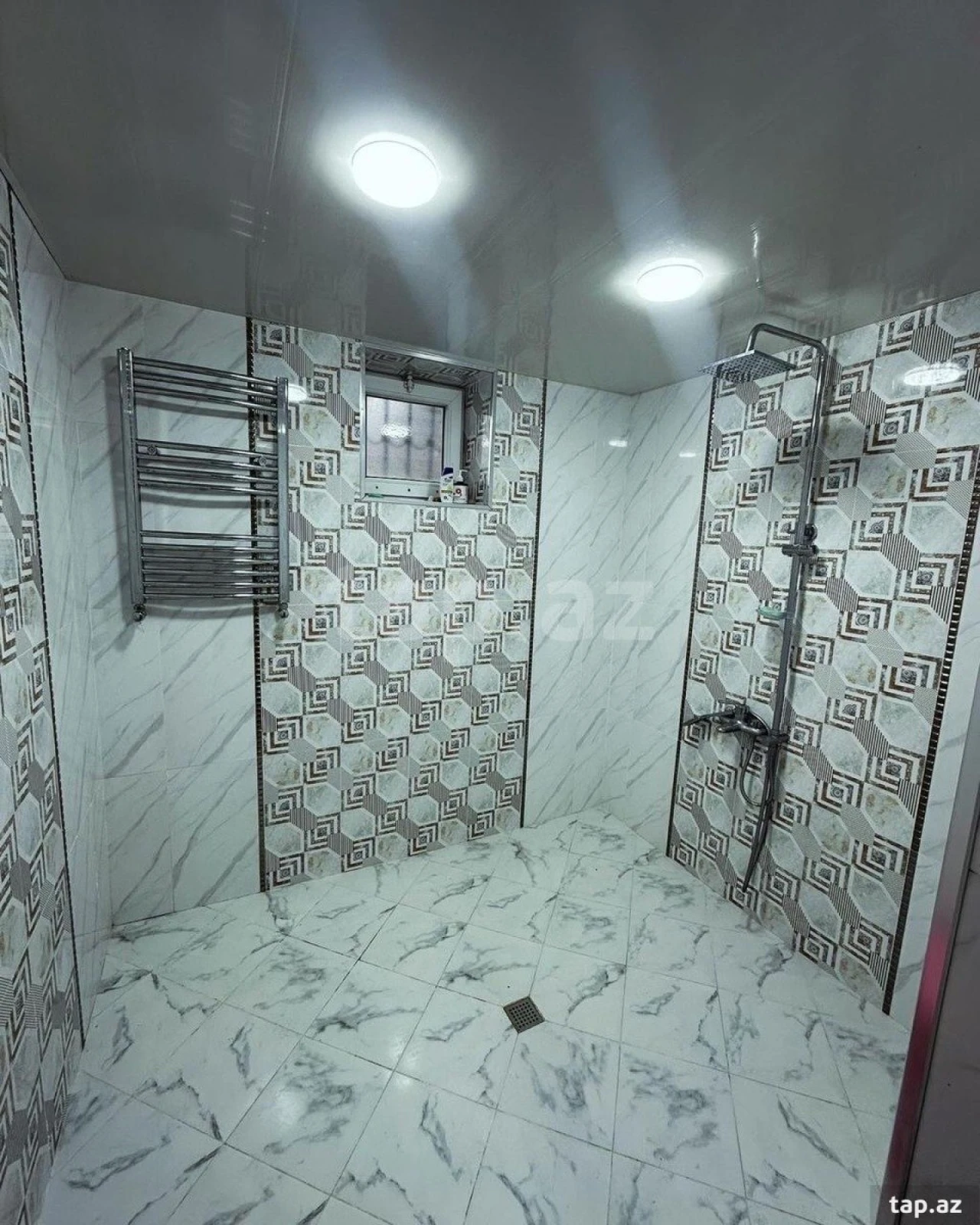 Kirayə verilir 8 otaqlı həyət evi 300 m²