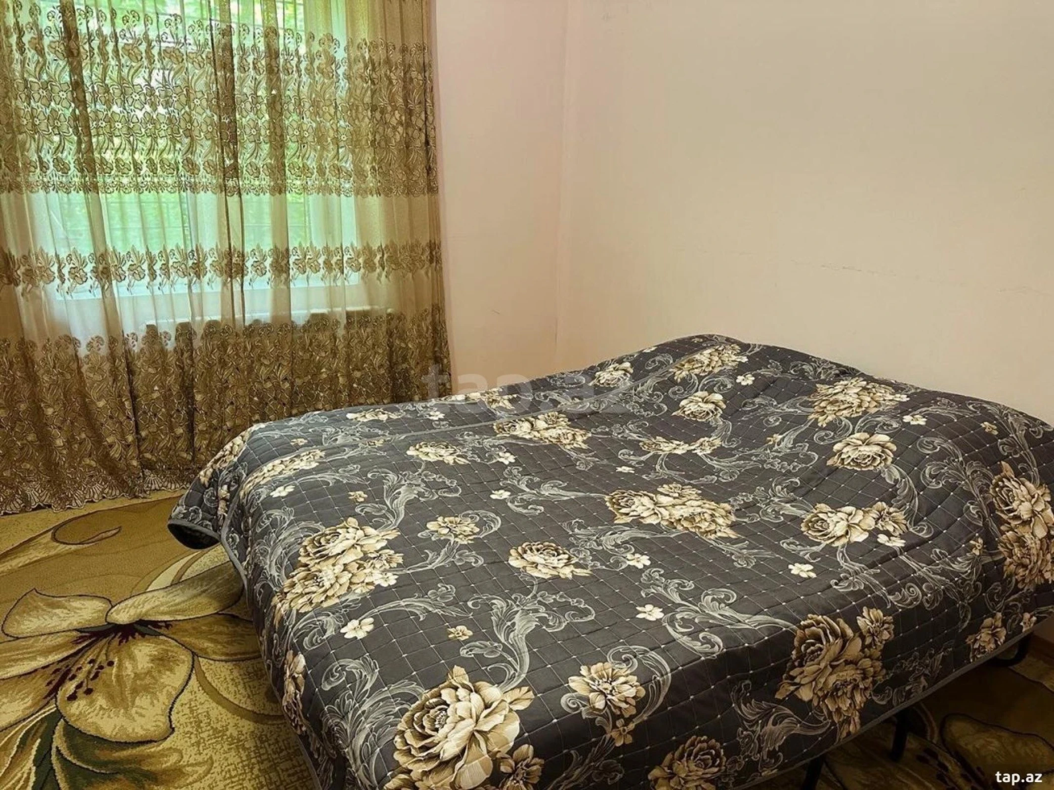 Kirayə verilir 8 otaqlı həyət evi 300 m²