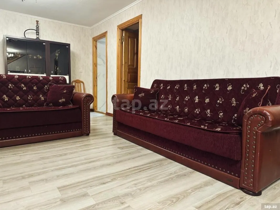 Kirayə verilir 8 otaqlı həyət evi 300 m²
