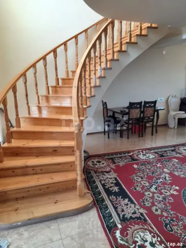 Satılır 5 otaqlı həyət evi 200 m²