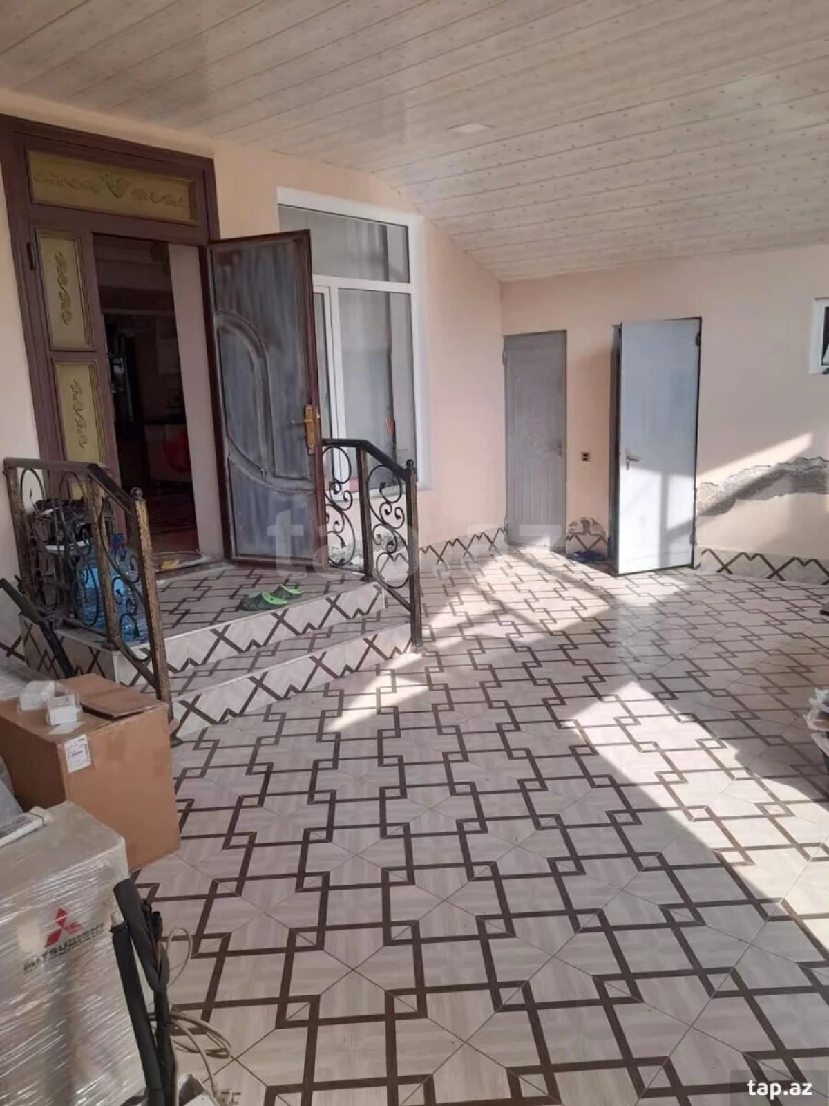 Satılır 5 otaqlı həyət evi 200 m²