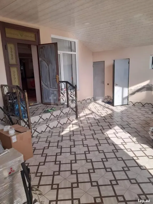 Satılır 5 otaqlı həyət evi 200 m²