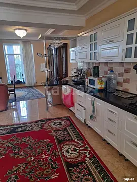 Satılır 5 otaqlı həyət evi 200 m²