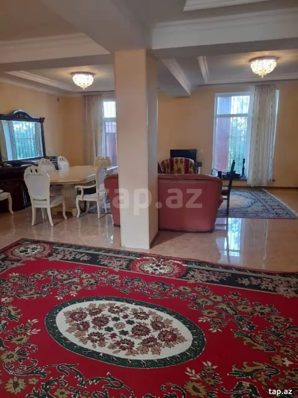 Satılır 5 otaqlı həyət evi 200 m²