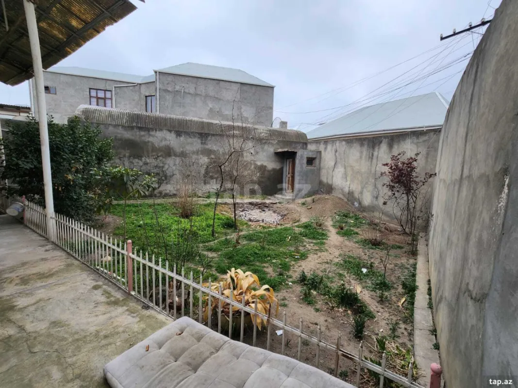 Satılır 6 otaqlı həyət evi 500 m²