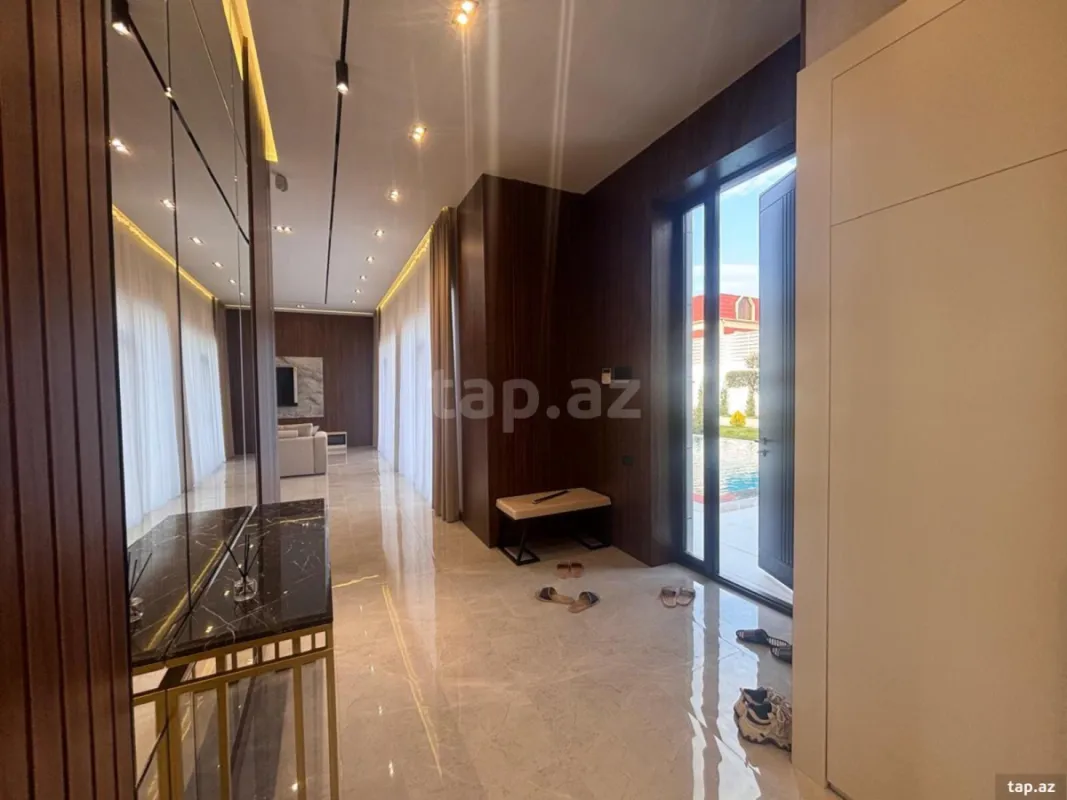 Satılır 5 otaqlı həyət evi 260 m²