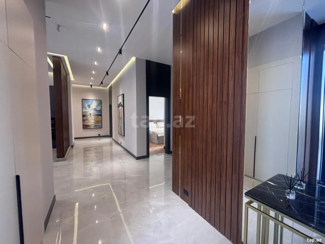 Satılır 5 otaqlı həyət evi 260 m²