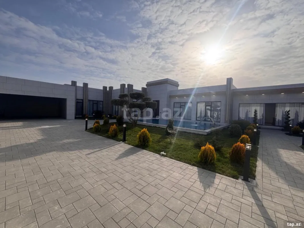 Satılır 5 otaqlı həyət evi 260 m²