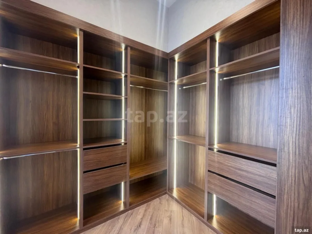 Satılır 5 otaqlı həyət evi 260 m²