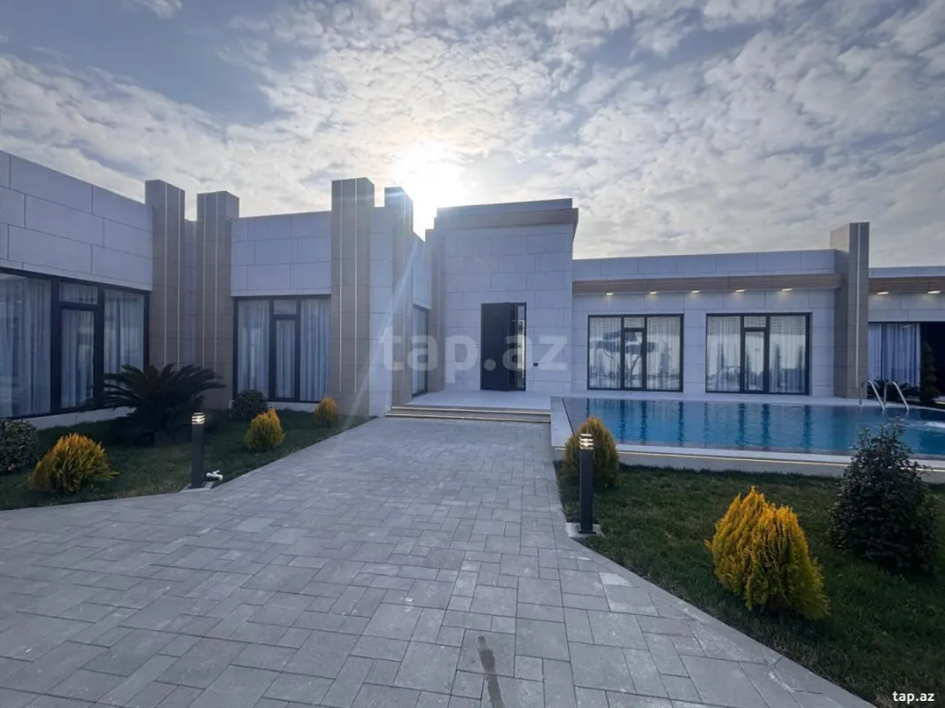 Satılır 5 otaqlı həyət evi 260 m²