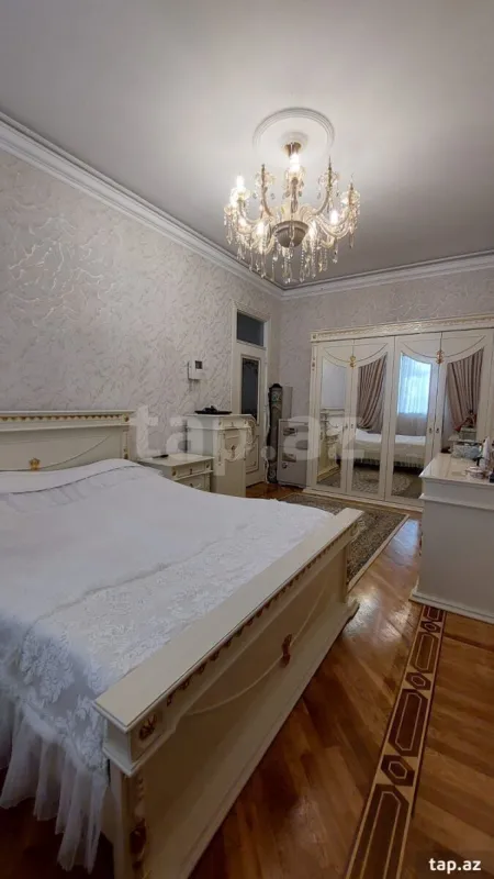 Kirayə verilir 7 otaqlı həyət evi 500 m²