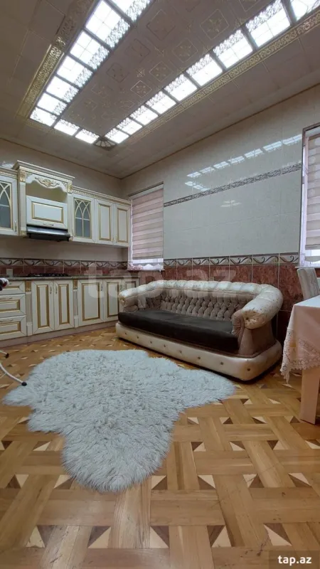 Kirayə verilir 7 otaqlı həyət evi 500 m²