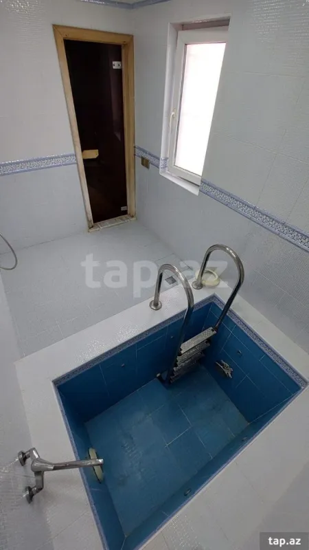 Kirayə verilir 7 otaqlı həyət evi 500 m²