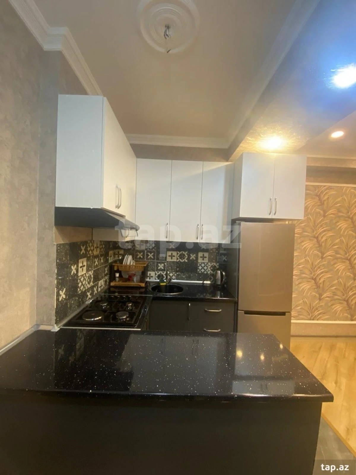 Kirayə verilir 2 otaqlı yeni tikili 65 m²