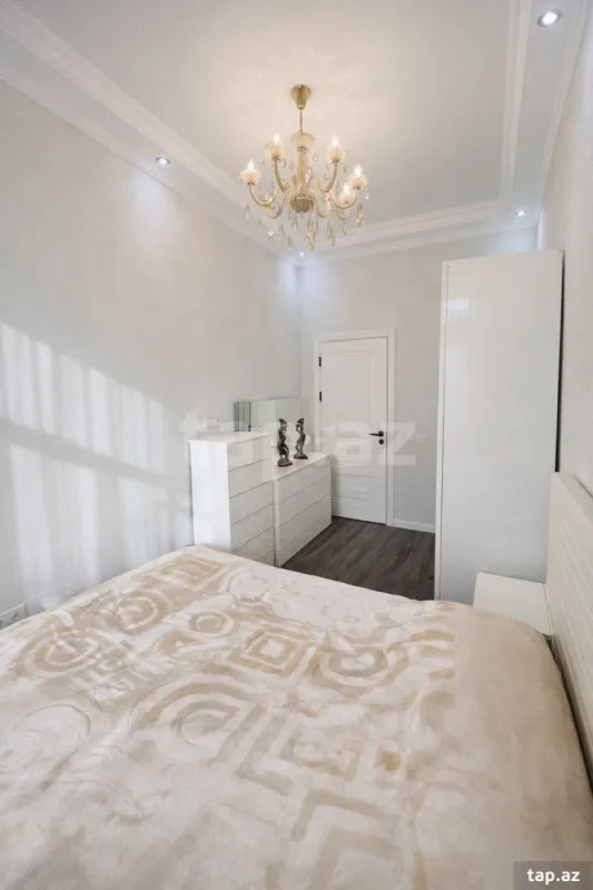 Satılır 3 otaqlı yeni tikili 76 m²