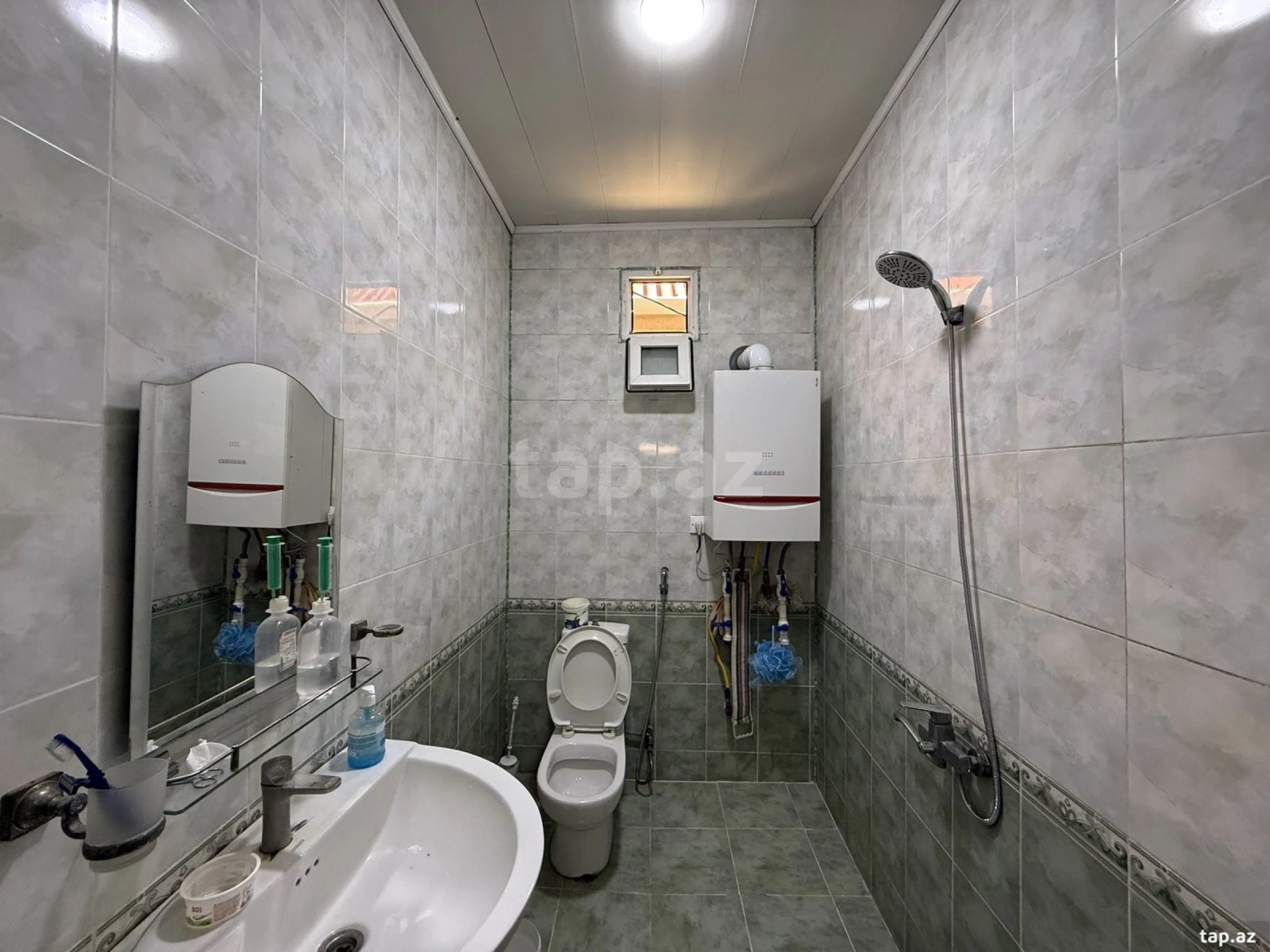 Satılır 6 otaqlı həyət evi 250 m²
