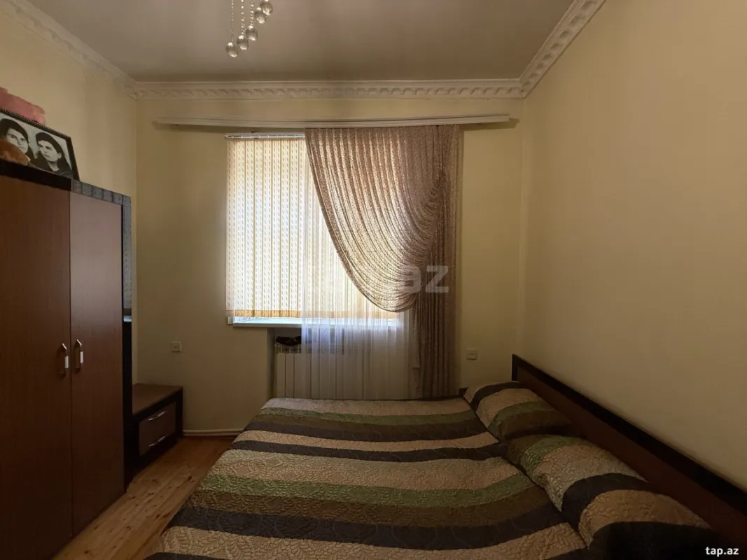 Satılır 6 otaqlı həyət evi 250 m²