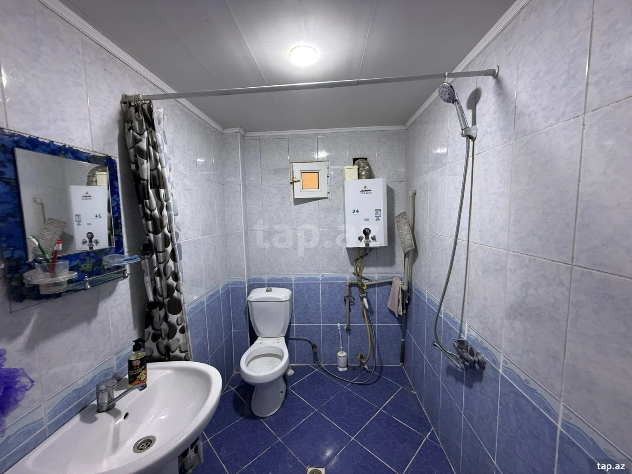 Satılır 6 otaqlı həyət evi 250 m²