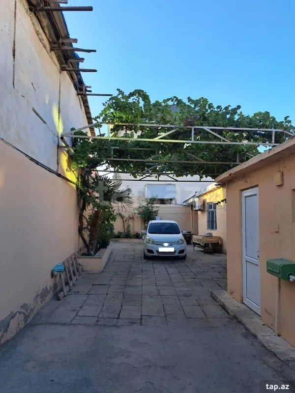 Satılır 4 otaqlı həyət evi 100 m²