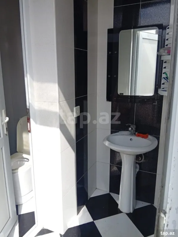 Satılır 5 otaqlı həyət evi 100 m²