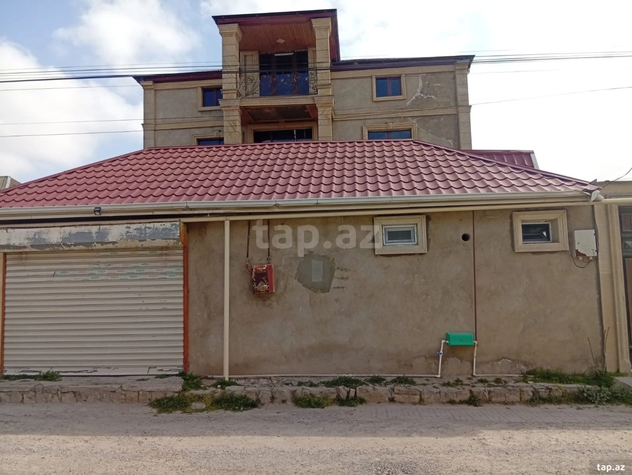 Satılır 5 otaqlı həyət evi 100 m²