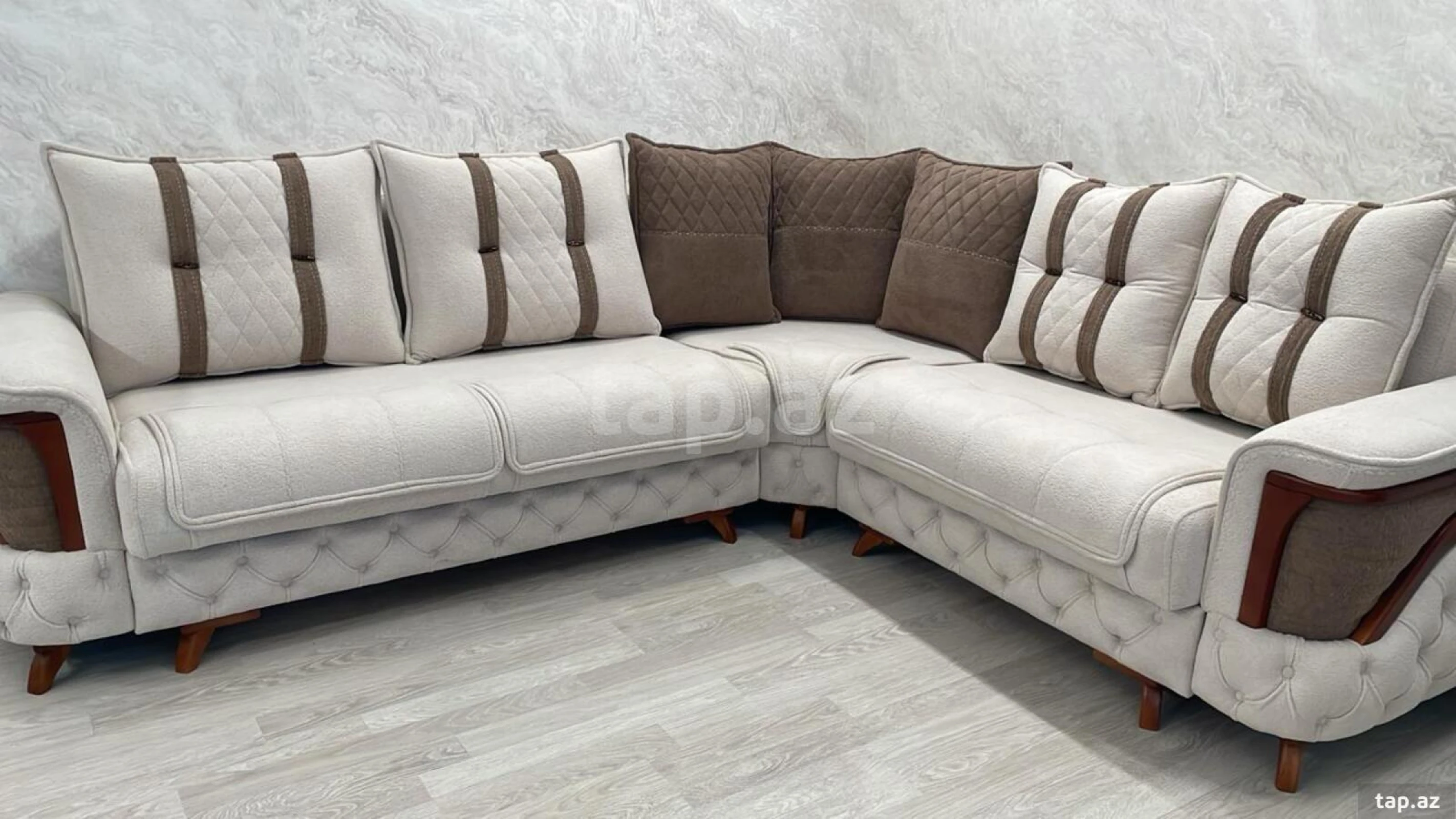 Satılır 3 otaqlı yeni tikili 82 m²