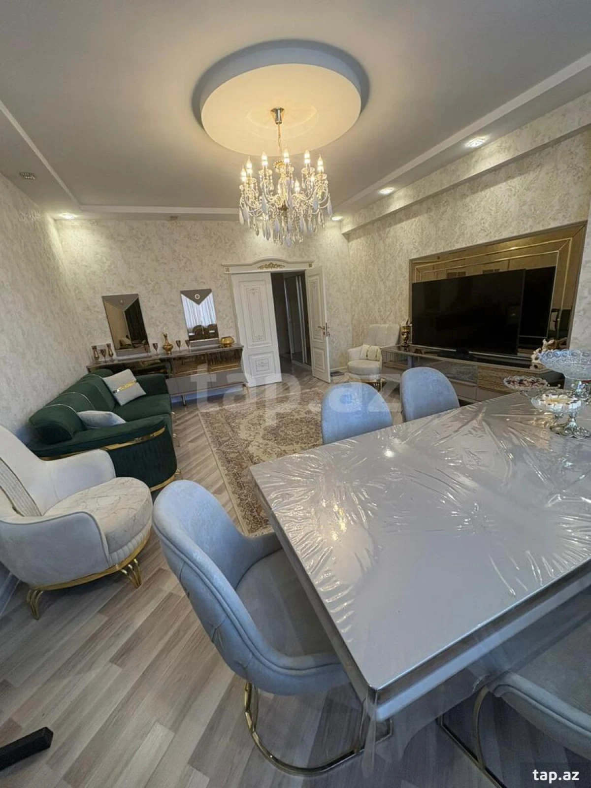 Kirayə verilir 3 otaqlı yeni tikili 100 m²