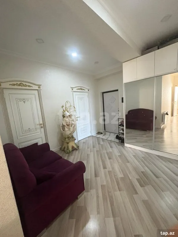 Kirayə verilir 3 otaqlı yeni tikili 100 m²