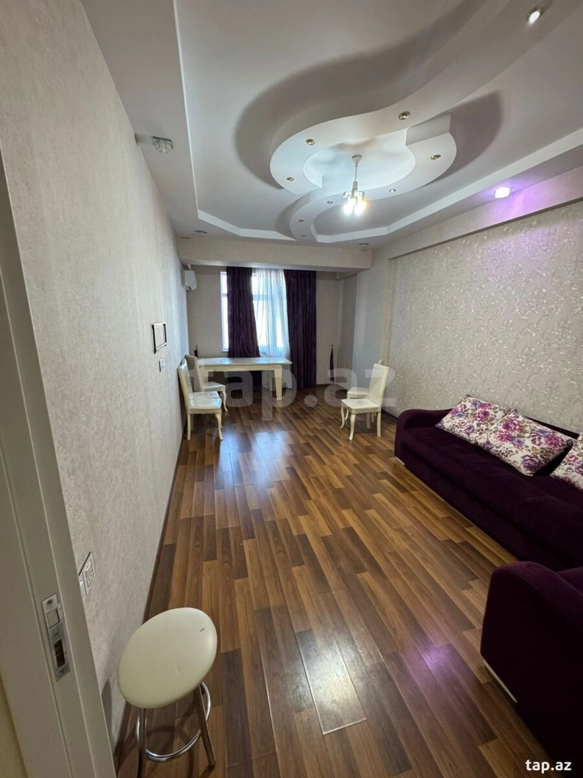 Kirayə verilir 2 otaqlı yeni tikili 60 m²